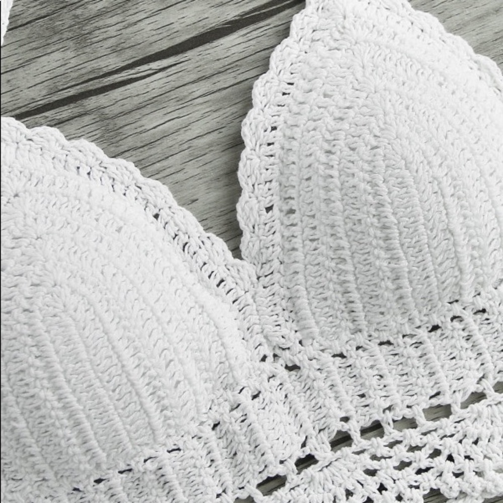 ⚠️LAST ONE⚠️Crochet Halter Top - Picture 2 of 4